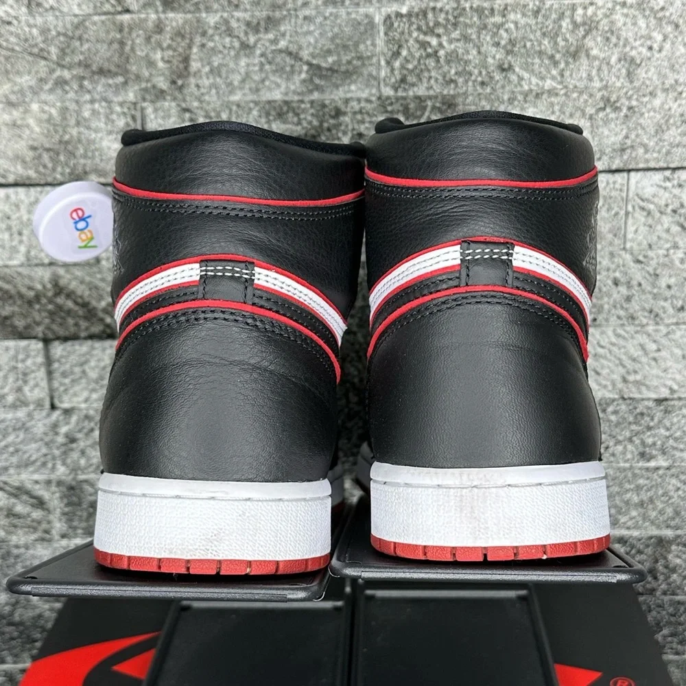 Jordan 1 Retro High Bloodline - M9.5/W11